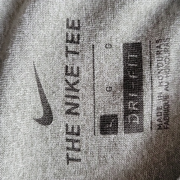 Nike Long Sleeve - Picture 2 of 3